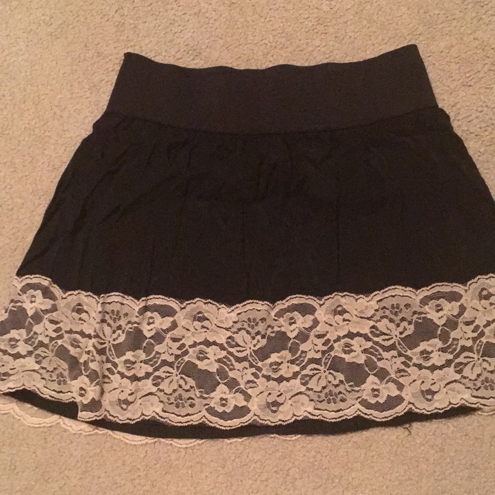 Stooshy Lace Trim Skirt